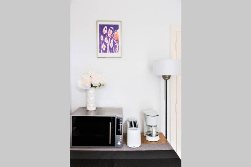 Beautiful Cozy 1-Room Apartment, Near Rhine Dusseldorf Bagian luar foto